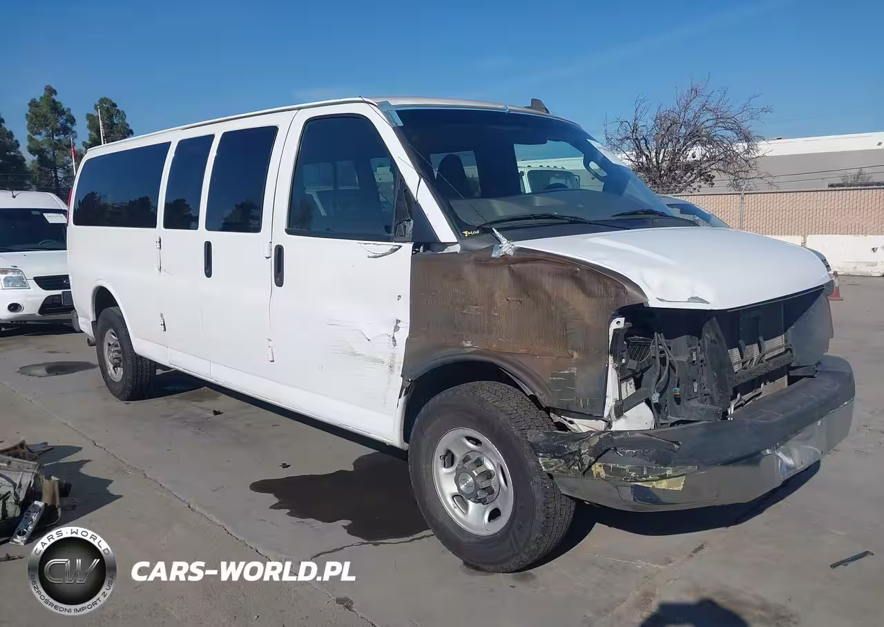 2017 Chevrolet Express 3500 Lt