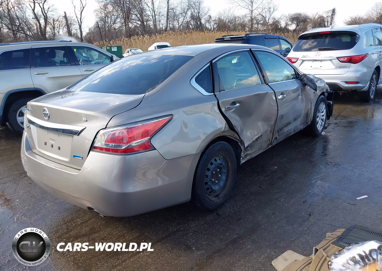 2014 Nissan Altima 2.5 S VIN:1N4AL3AP3EN342941 - 4
