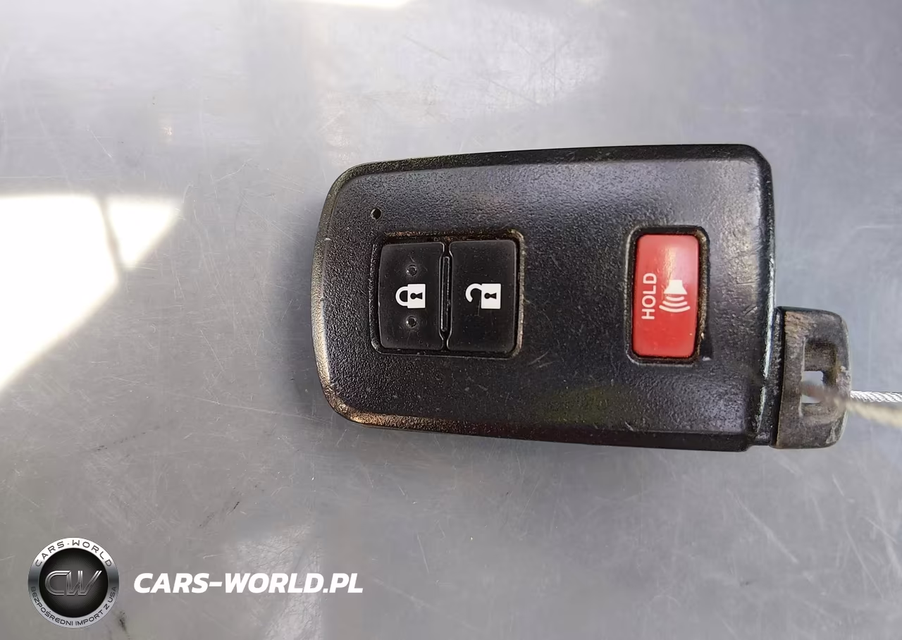2015 Toyota Prius C Three VIN:JTDKDTB37F1102842 - 11