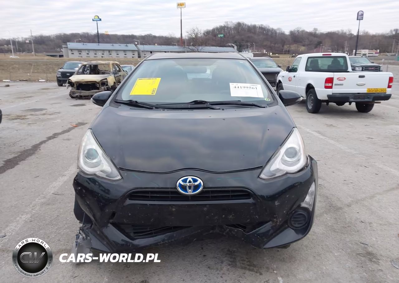 2015 Toyota Prius C Three VIN:JTDKDTB37F1102842 - 12