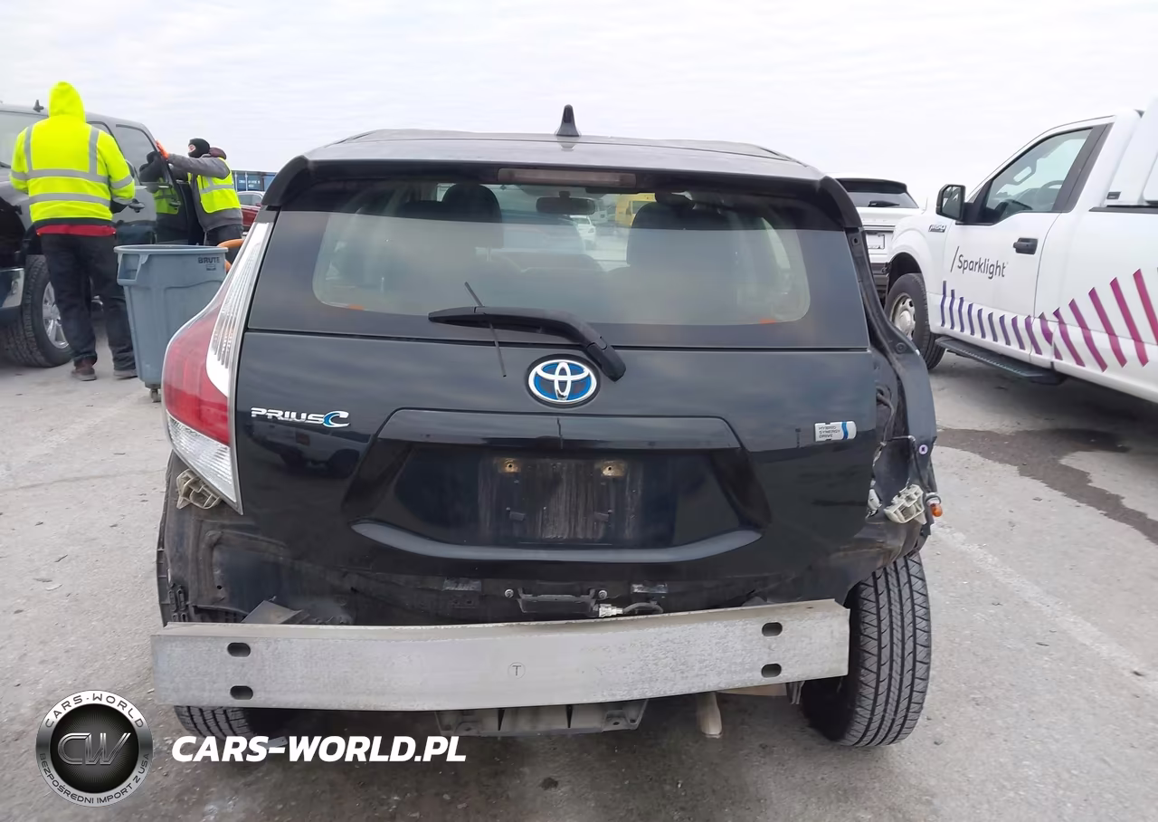 2015 Toyota Prius C Three VIN:JTDKDTB37F1102842 - 16