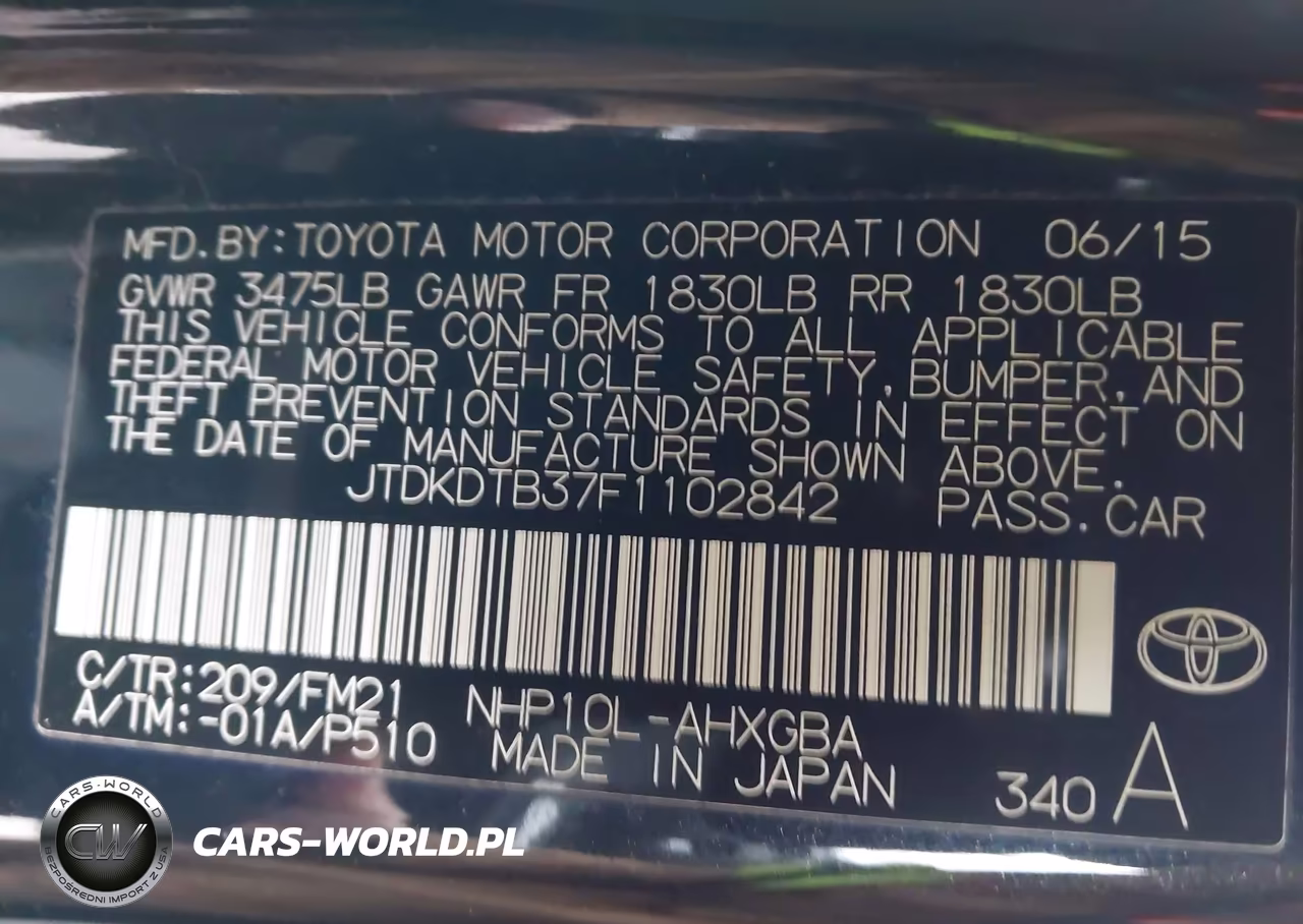 2015 Toyota Prius C Three VIN:JTDKDTB37F1102842 - 9