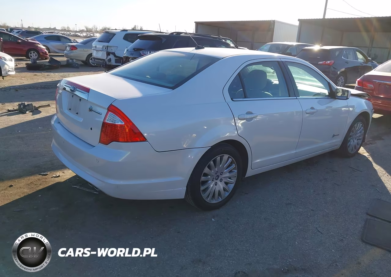2010 Ford Fusion Hybrid VIN:3FADP0L34AR406678 - 4