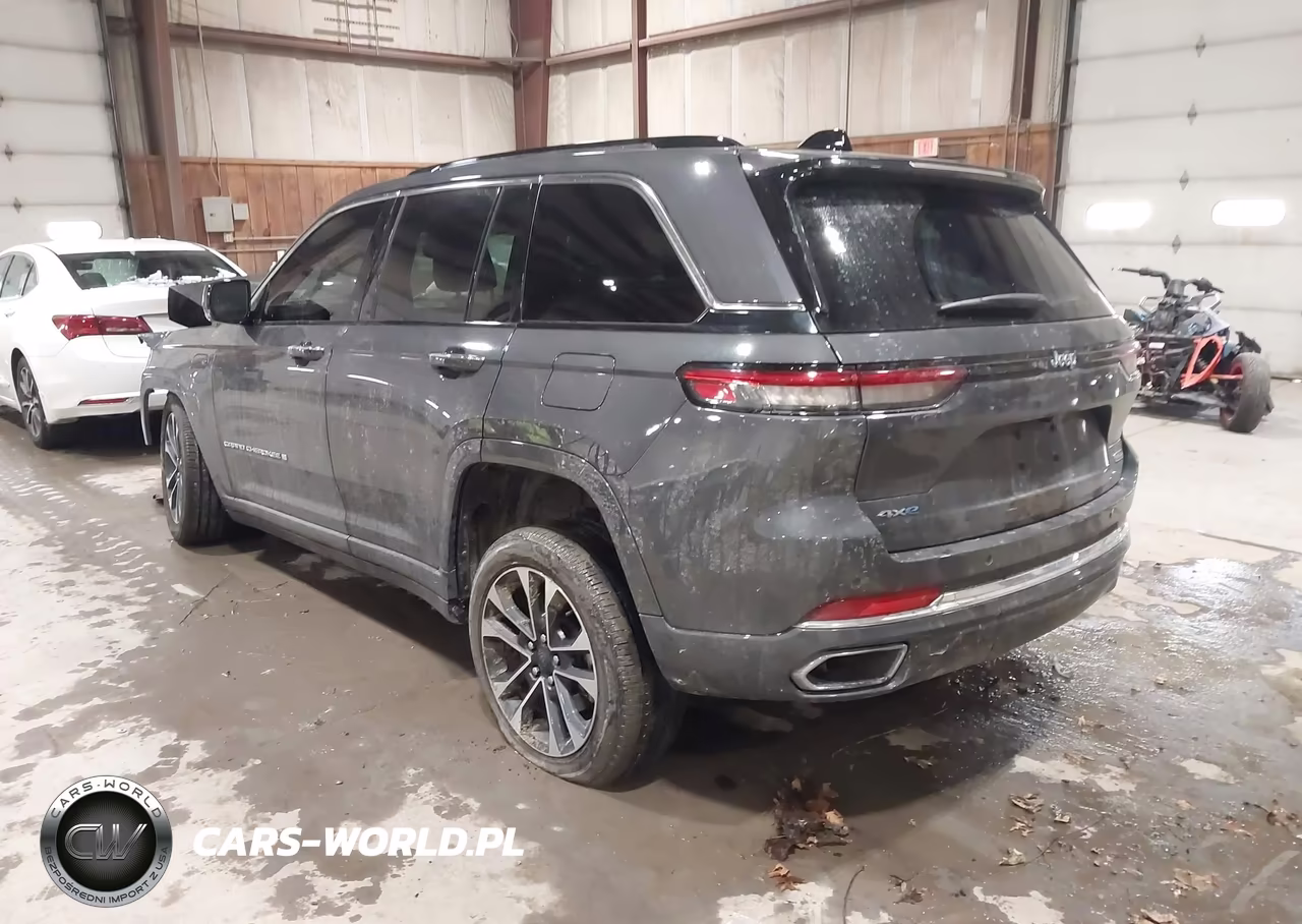 2024 Jeep Grand Cherokee 4Xe Overland VIN:1C4RJYD65RC681835 - 3