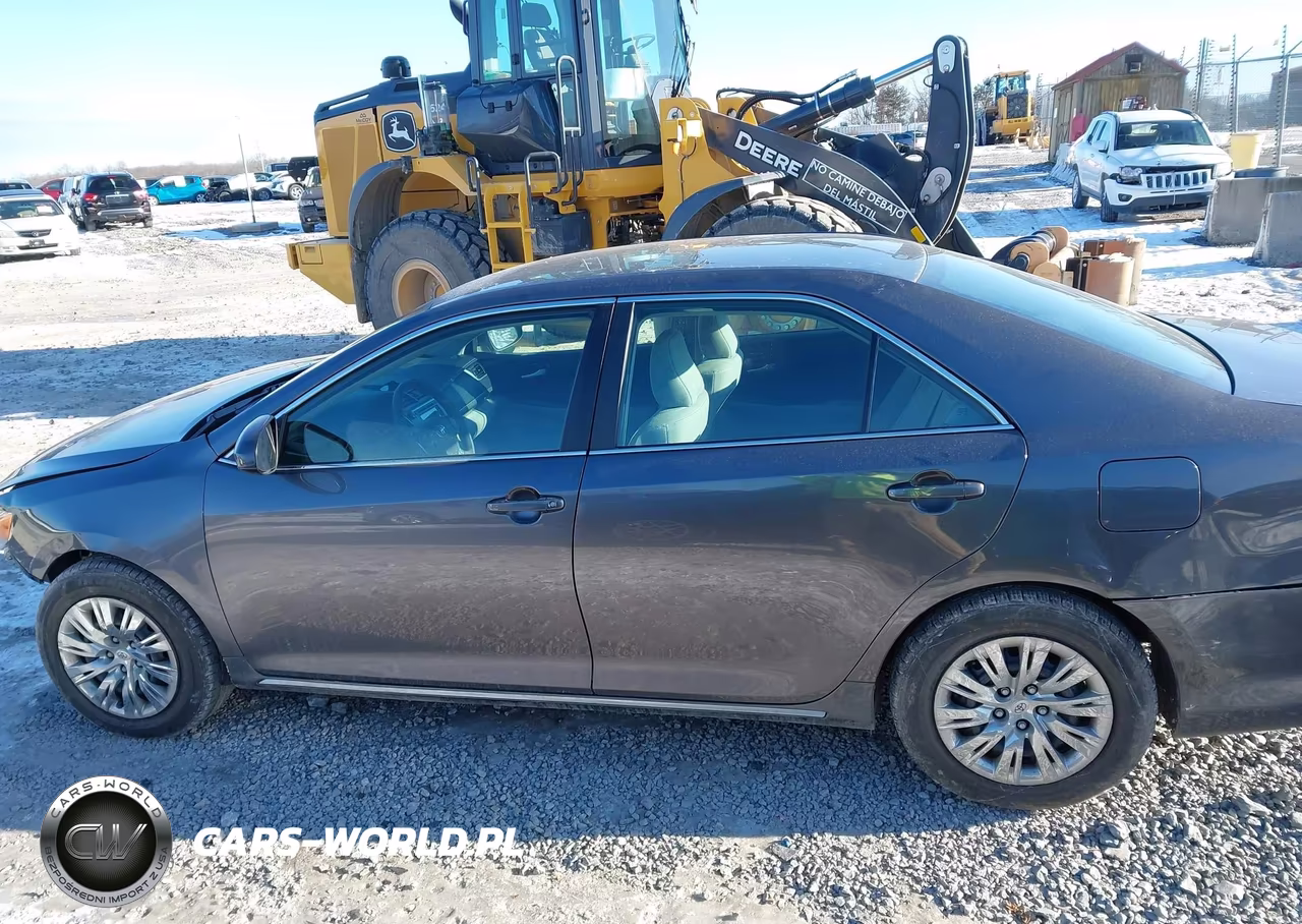 2014 Toyota Camry Le VIN:4T1BF1FK5EU354663 - 14