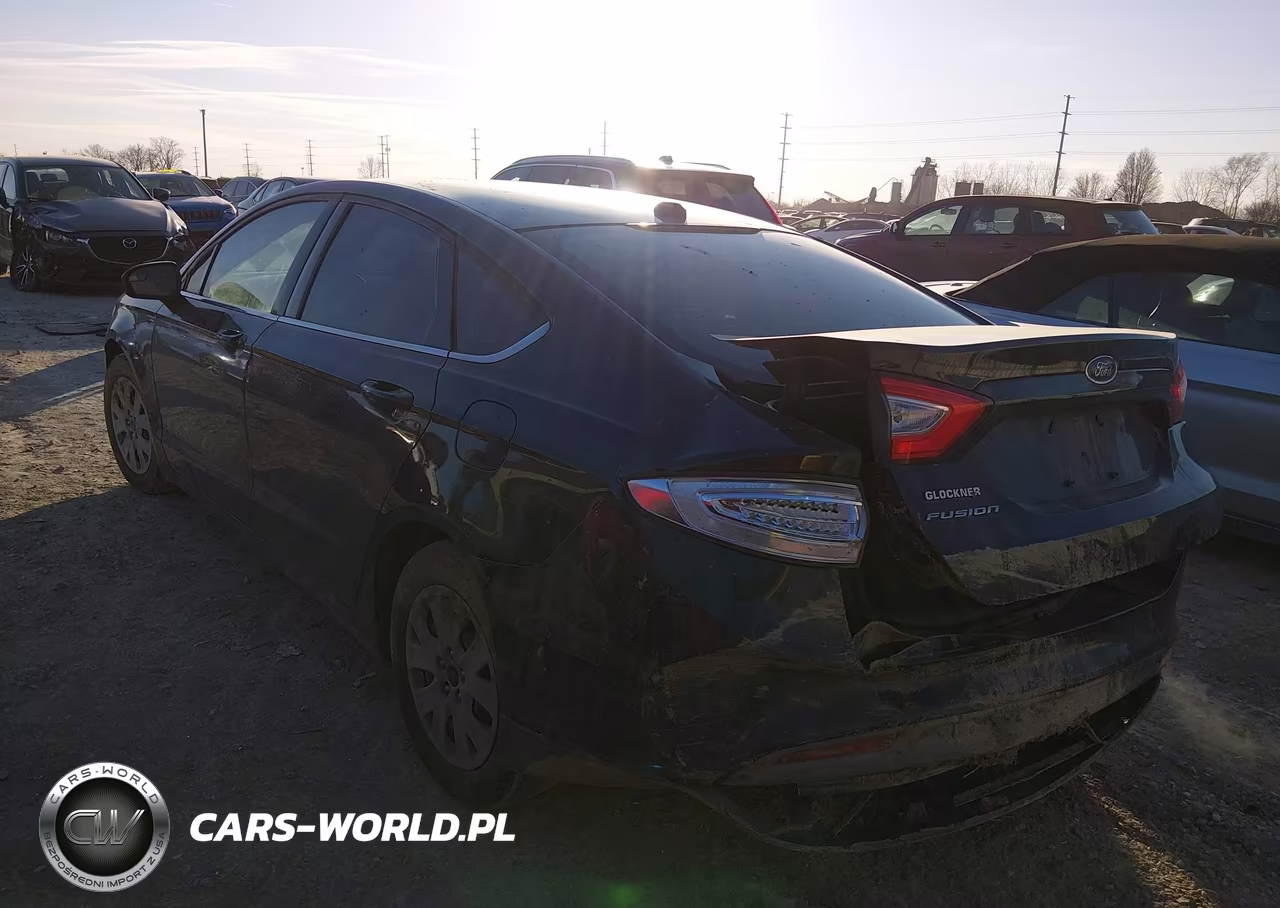 2014 Ford Fusion S VIN:3FA6P0G72ER114104 - 3