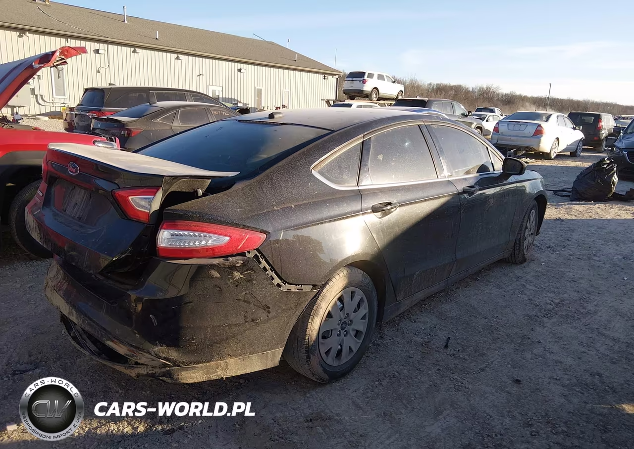 2014 Ford Fusion S VIN:3FA6P0G72ER114104 - 4