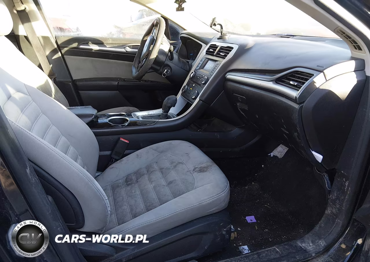 2014 Ford Fusion S VIN:3FA6P0G72ER114104 - 5