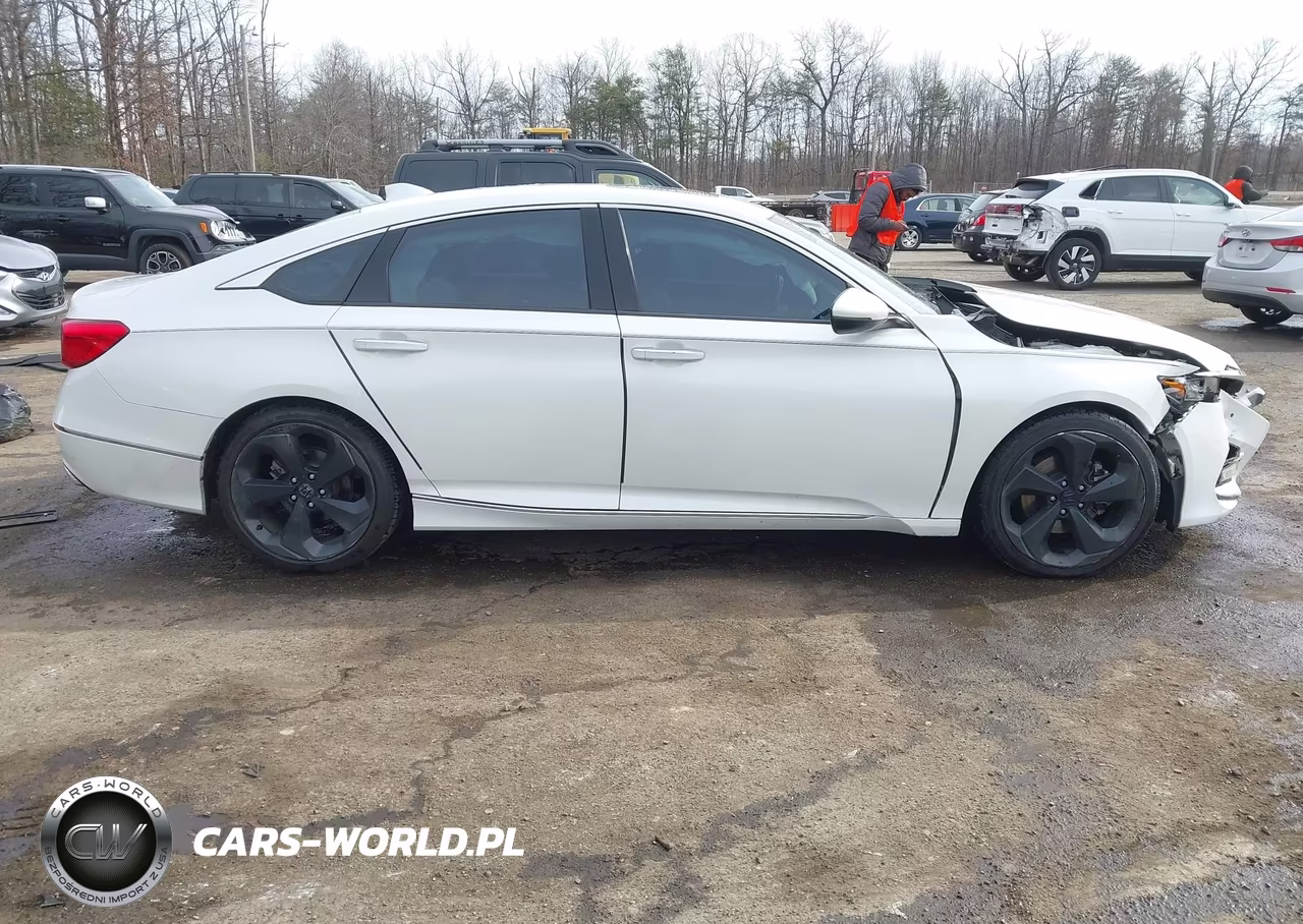 2018 Honda Accord Touring VIN:1HGCV1F94JA036944 - 13