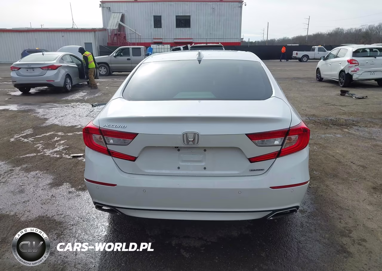 2018 Honda Accord Touring VIN:1HGCV1F94JA036944 - 16