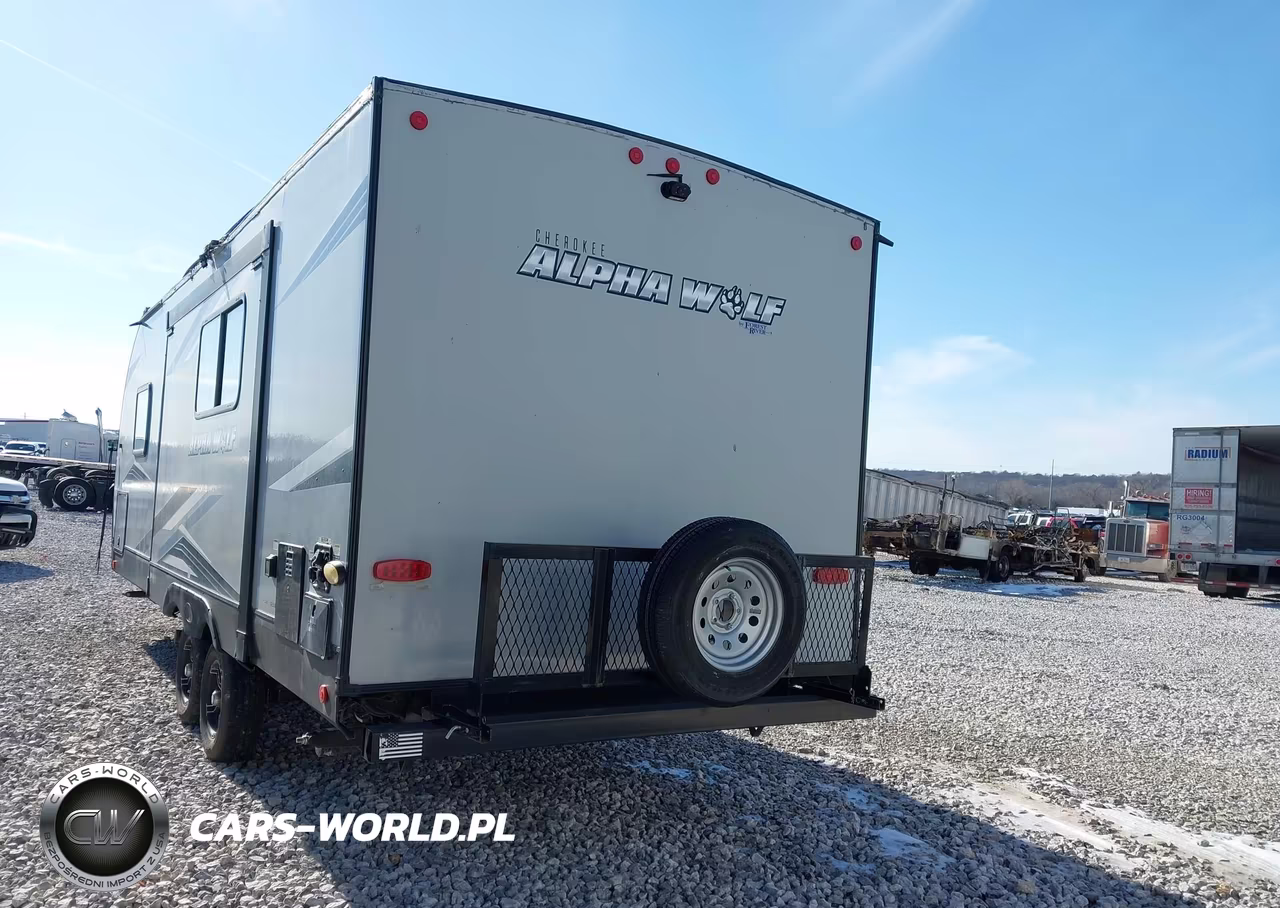 2022 Forest River Cherokee Alpha Wolf VIN:5ZT2CKLBXN2008643 - 3