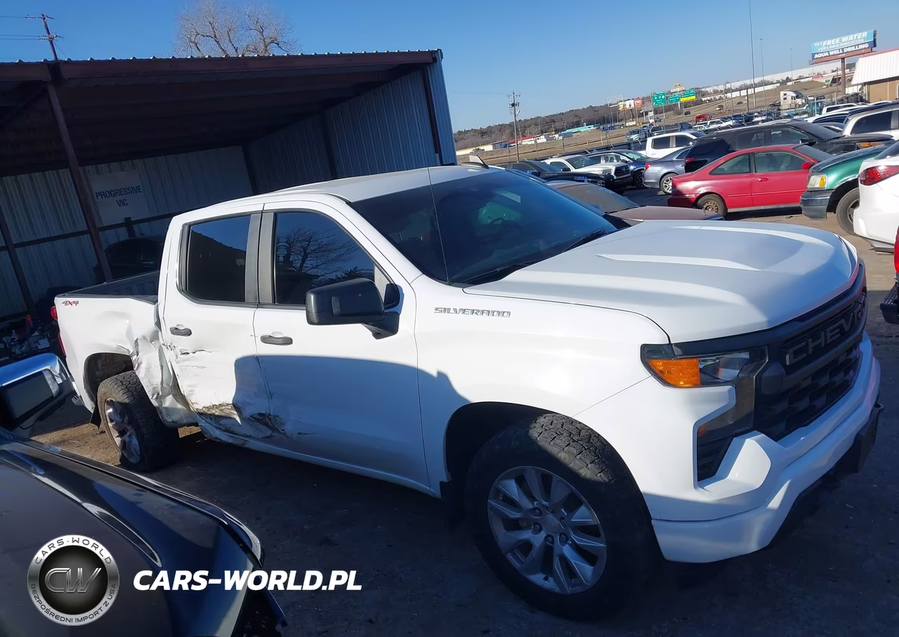 2022 Chevrolet Silverado 1500 4Wd Short Bed Custom VIN:3GCPDBEK1NG636339 - 13