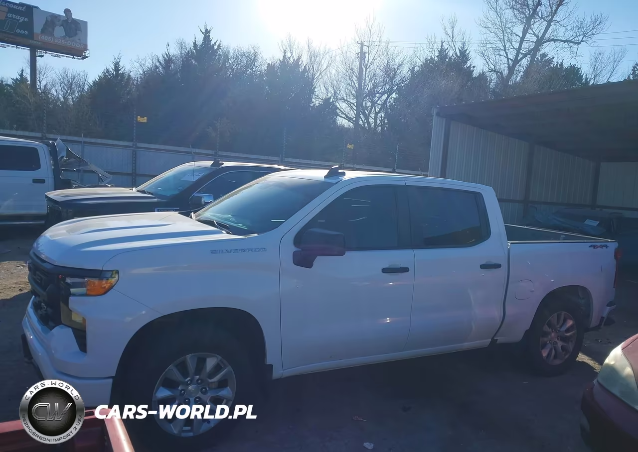 2022 Chevrolet Silverado 1500 4Wd Short Bed Custom VIN:3GCPDBEK1NG636339 - 14