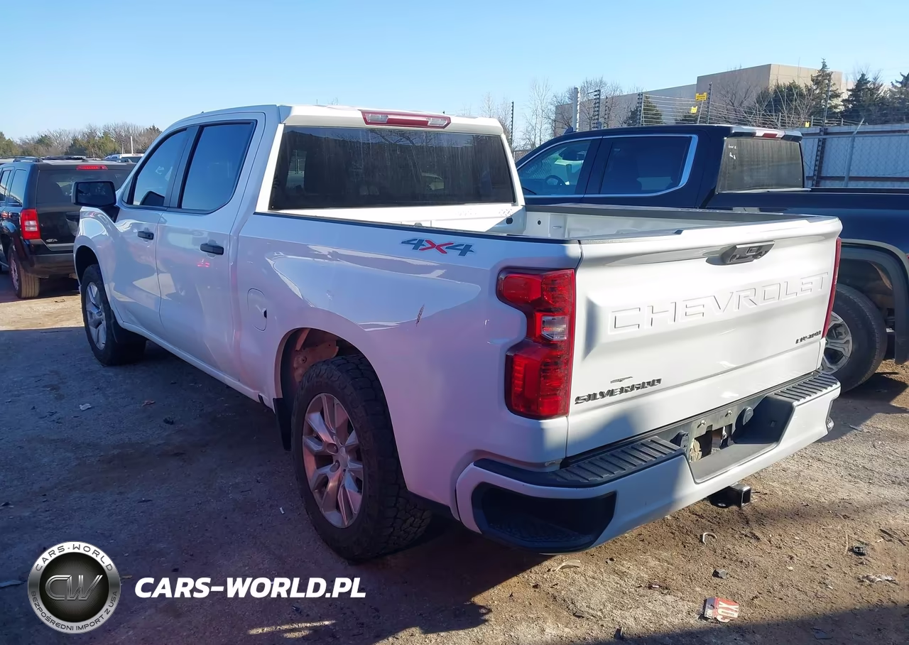 2022 Chevrolet Silverado 1500 4Wd Short Bed Custom VIN:3GCPDBEK1NG636339 - 3