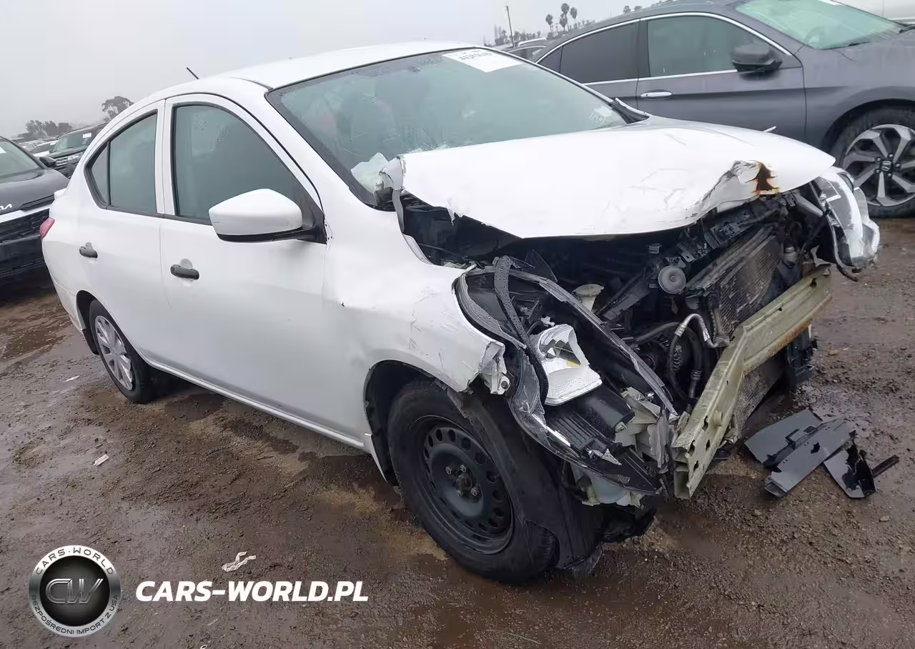 2016 Nissan Versa 1.6 S+