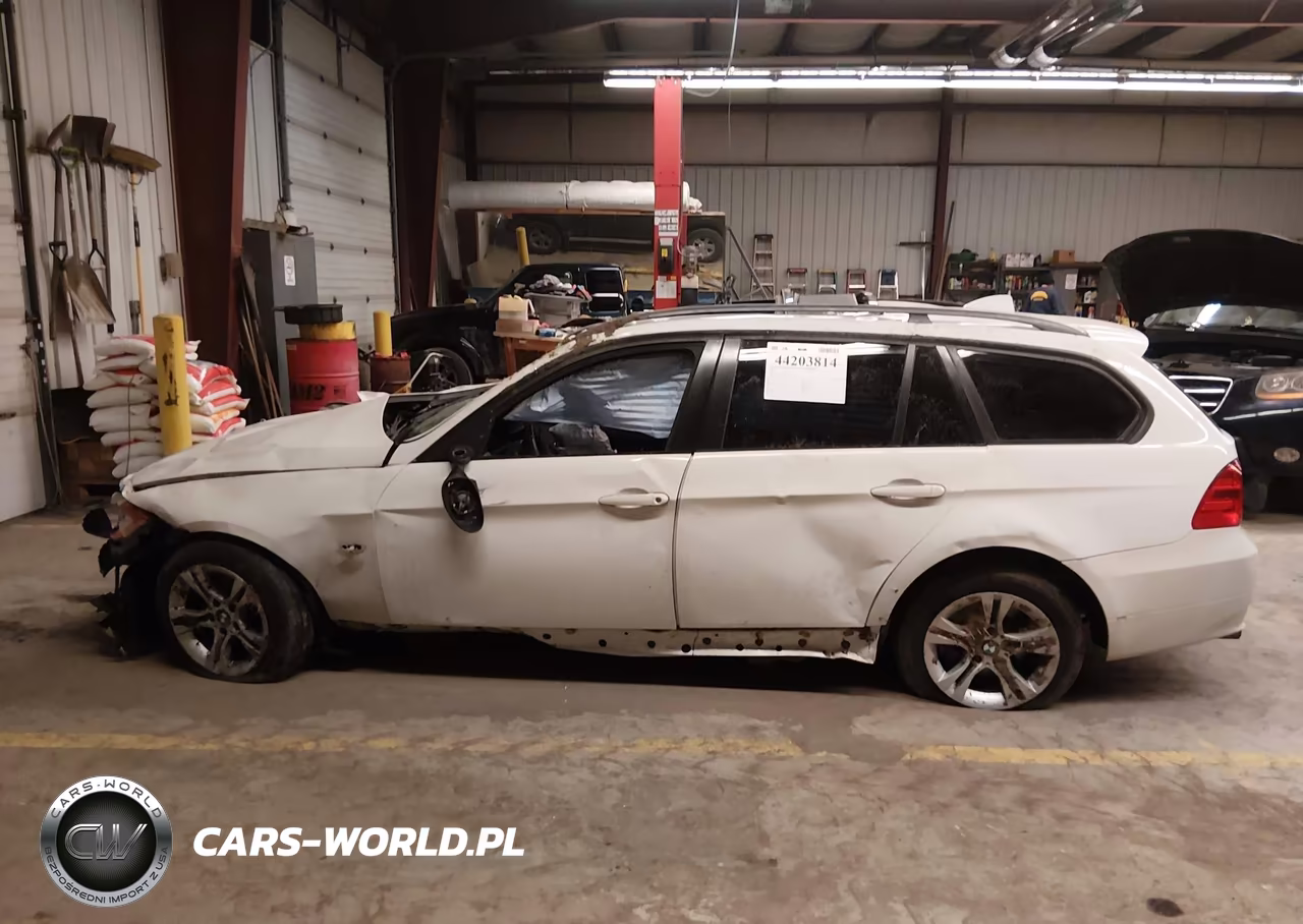 2008 BMW 328Xi VIN:WBAVT73558FZ37400 - 14