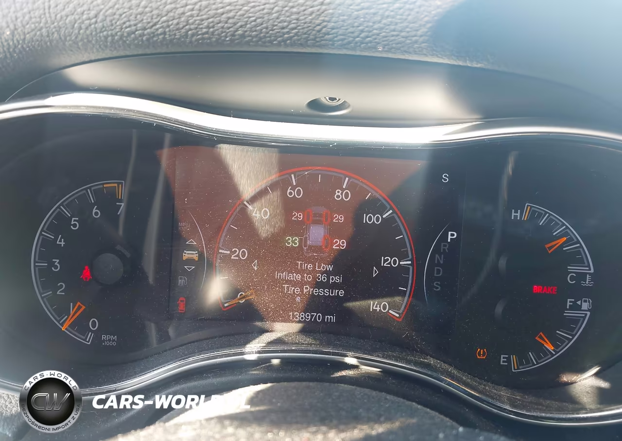 2015 Jeep Grand Cherokee Altitude VIN:1C4RJFAG9FC226404 - 7