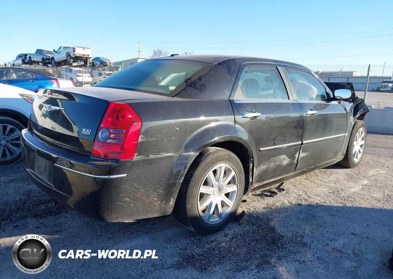 2010 Chrysler 300 Touring-Signature Series-Executive Series VIN:2C3CA5CV1AH121992 - 4