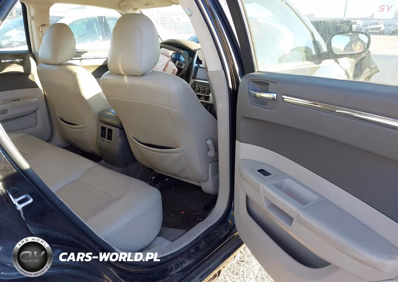 2010 Chrysler 300 Touring-Signature Series-Executive Series VIN:2C3CA5CV1AH121992 - 8
