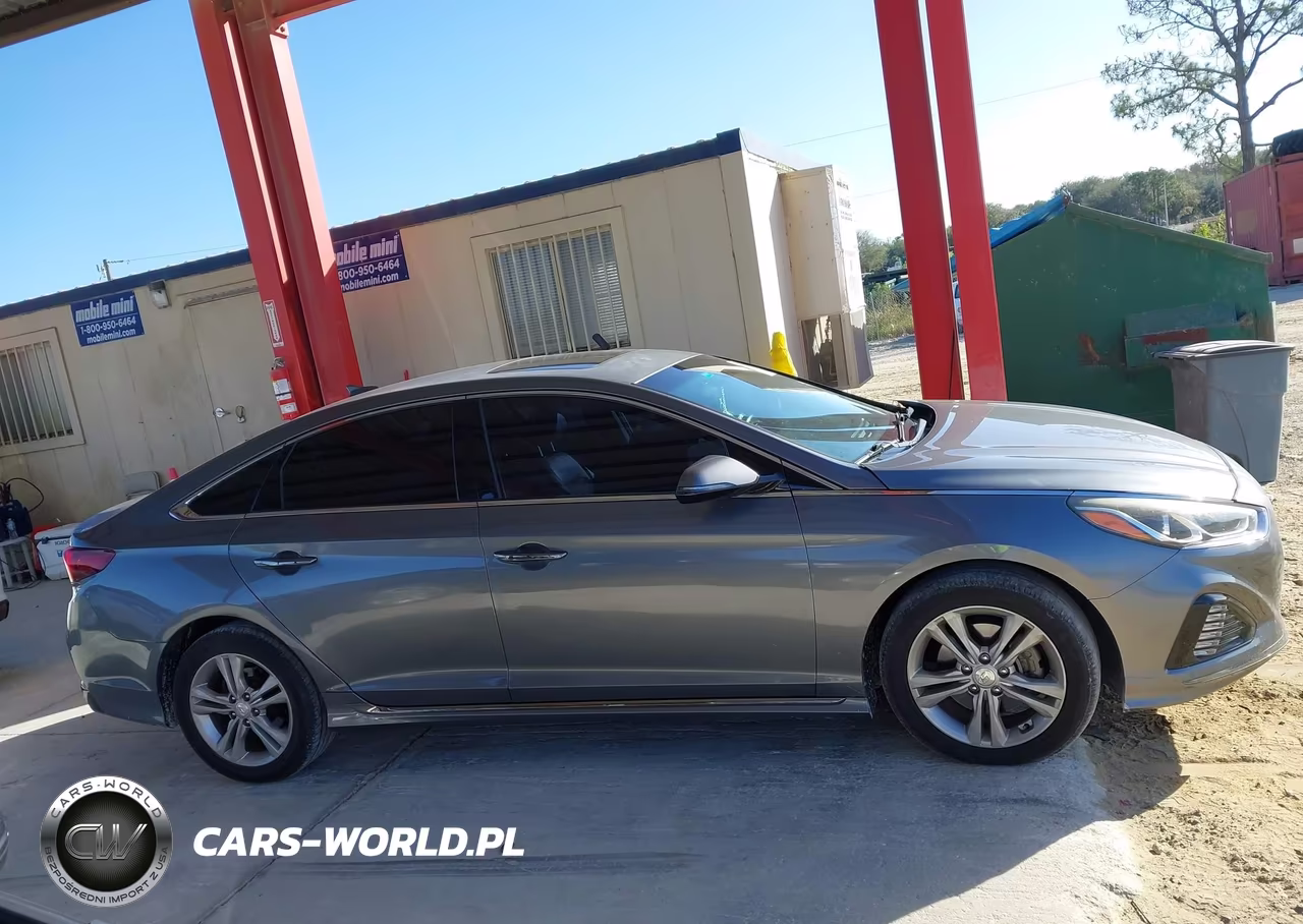 2018 Hyundai Sonata Sport+ VIN:5NPE34AF3JH701661 - 13