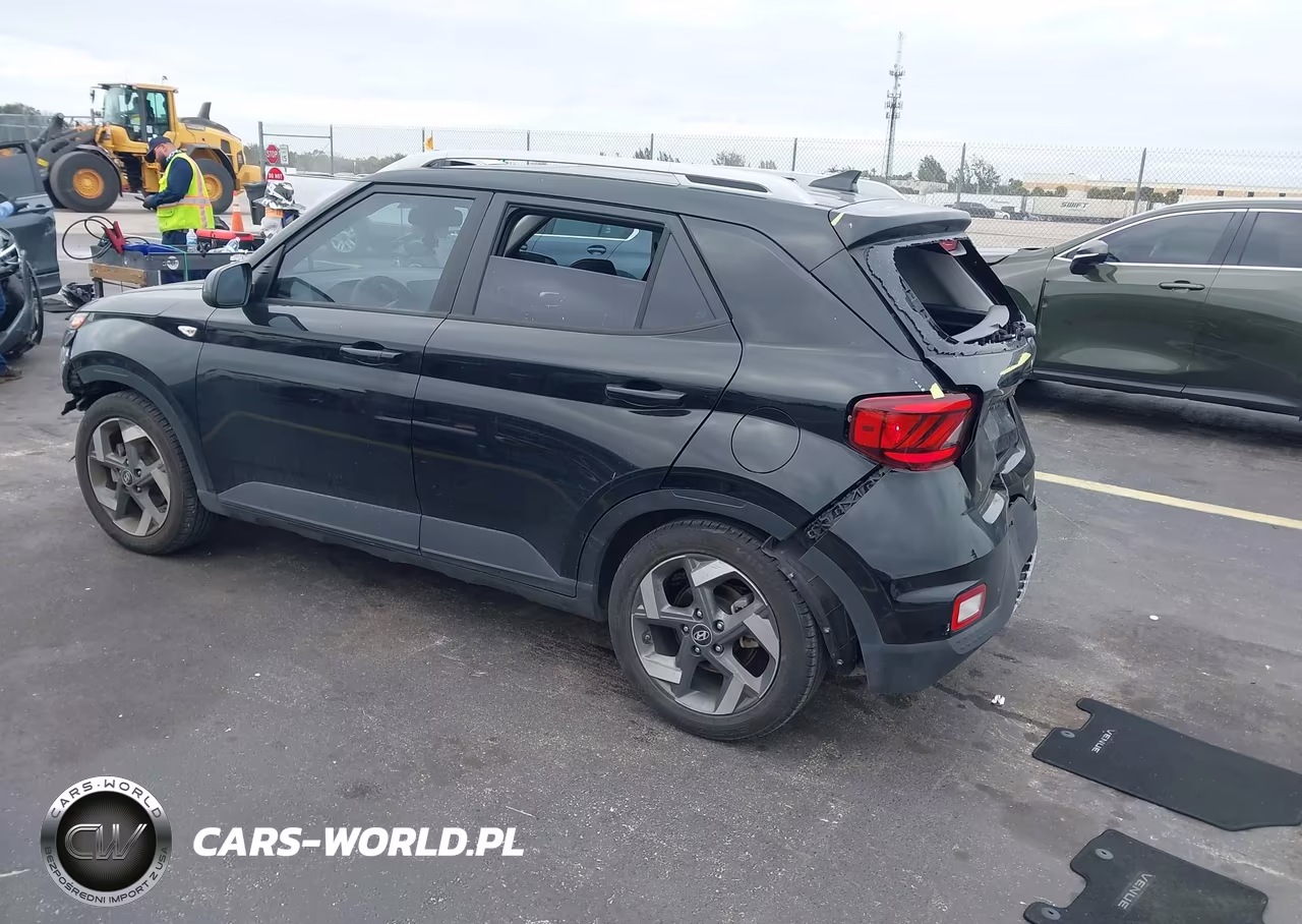2022 Hyundai Venue Sel VIN:KMHRC8A34NU183372 - 3