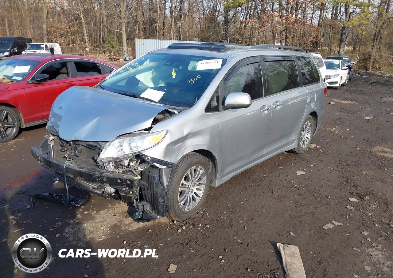 2018 Toyota Sienna Xle 8 Passenger VIN:5TDYZ3DC8JS930712 - 2