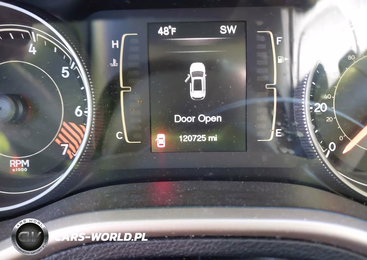 2015 Jeep Cherokee Latitude VIN:1C4PJMCB2FW541699 - 15