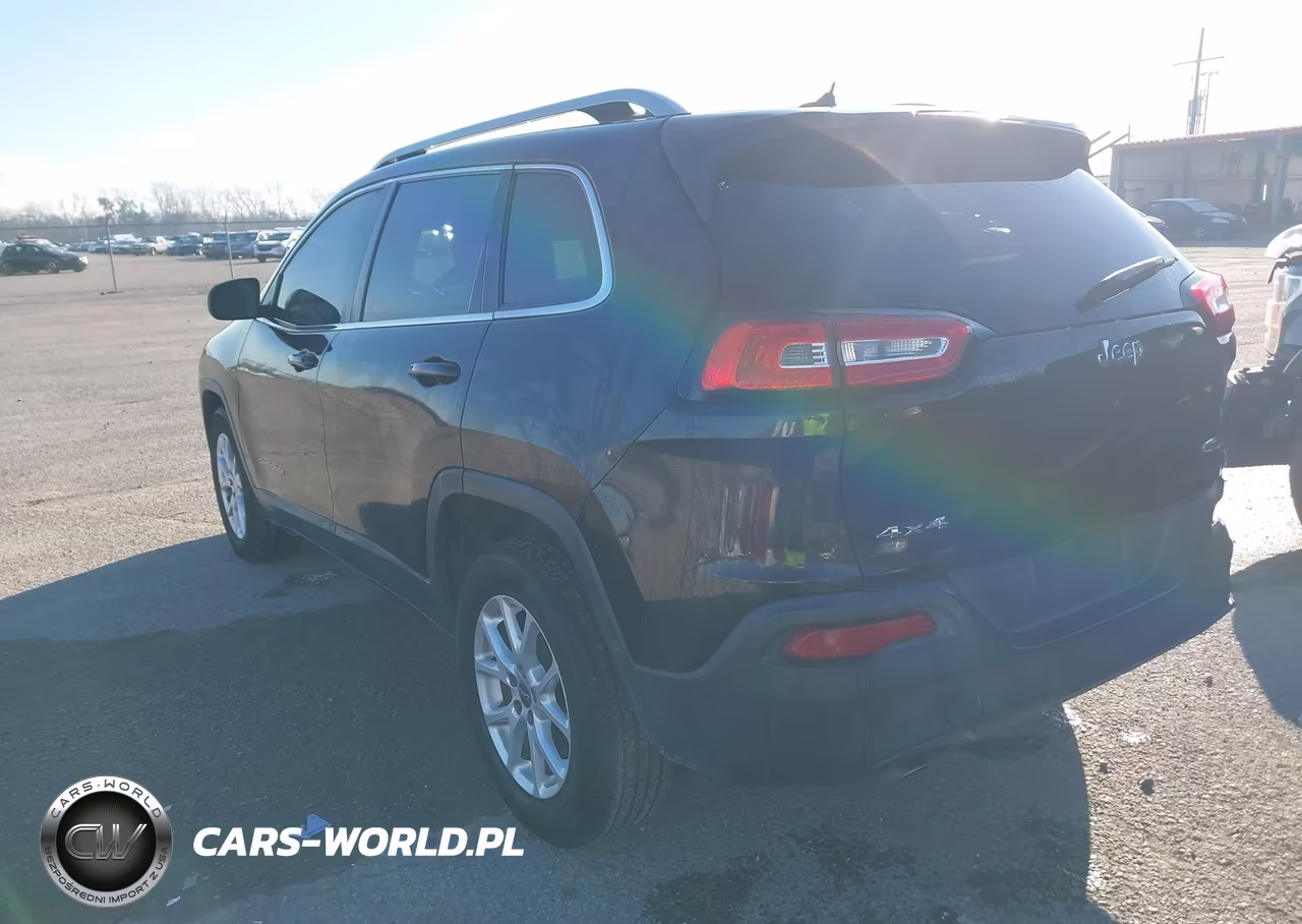 2015 Jeep Cherokee Latitude VIN:1C4PJMCB2FW541699 - 3