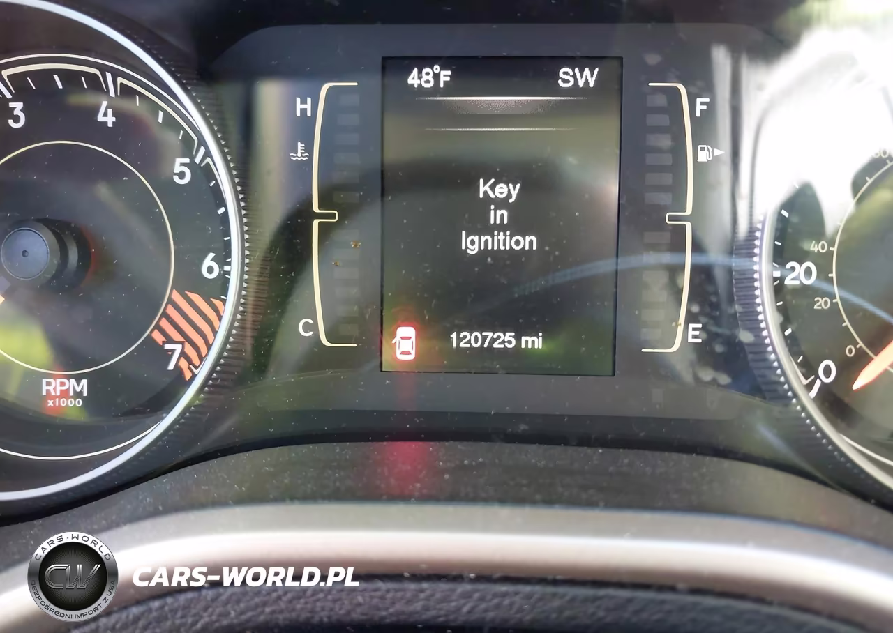 2015 Jeep Cherokee Latitude VIN:1C4PJMCB2FW541699 - 7