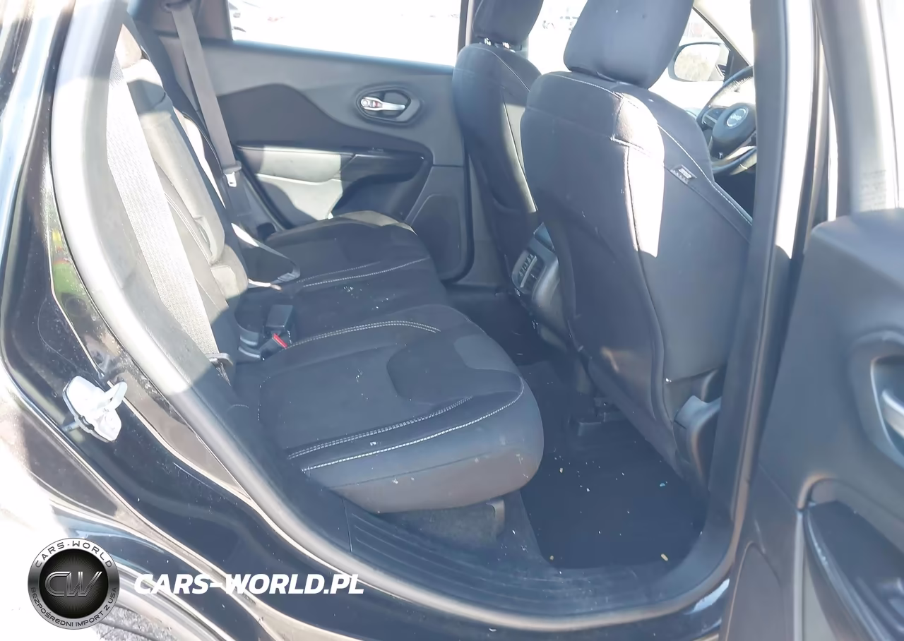 2015 Jeep Cherokee Latitude VIN:1C4PJMCB2FW541699 - 8