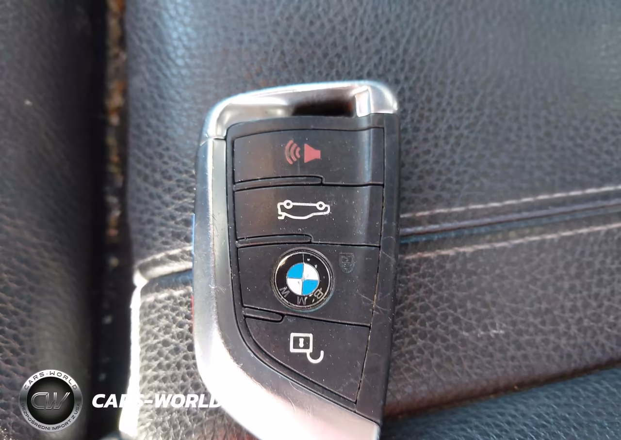 2018 BMW X5 xDrive35I VIN:5UXKR0C51J0X88177 - 11