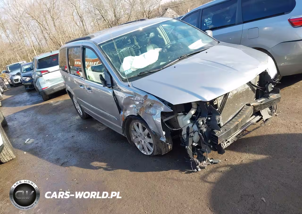 2016 Chrysler Town & Country Touring