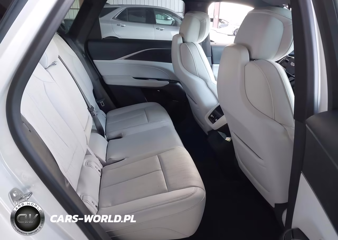 2025 Cadillac Lyriq Luxury 1 Rwd VIN:1GYKPNRK4SZ313177 - 8