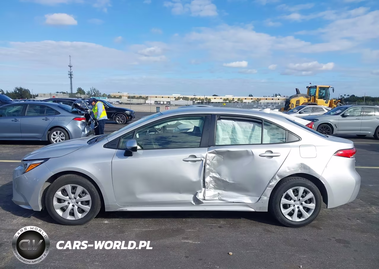 2026 Toyota Corolla Hybrid Hybrid Le VIN:JTDBCMFE1T3120502 - 14