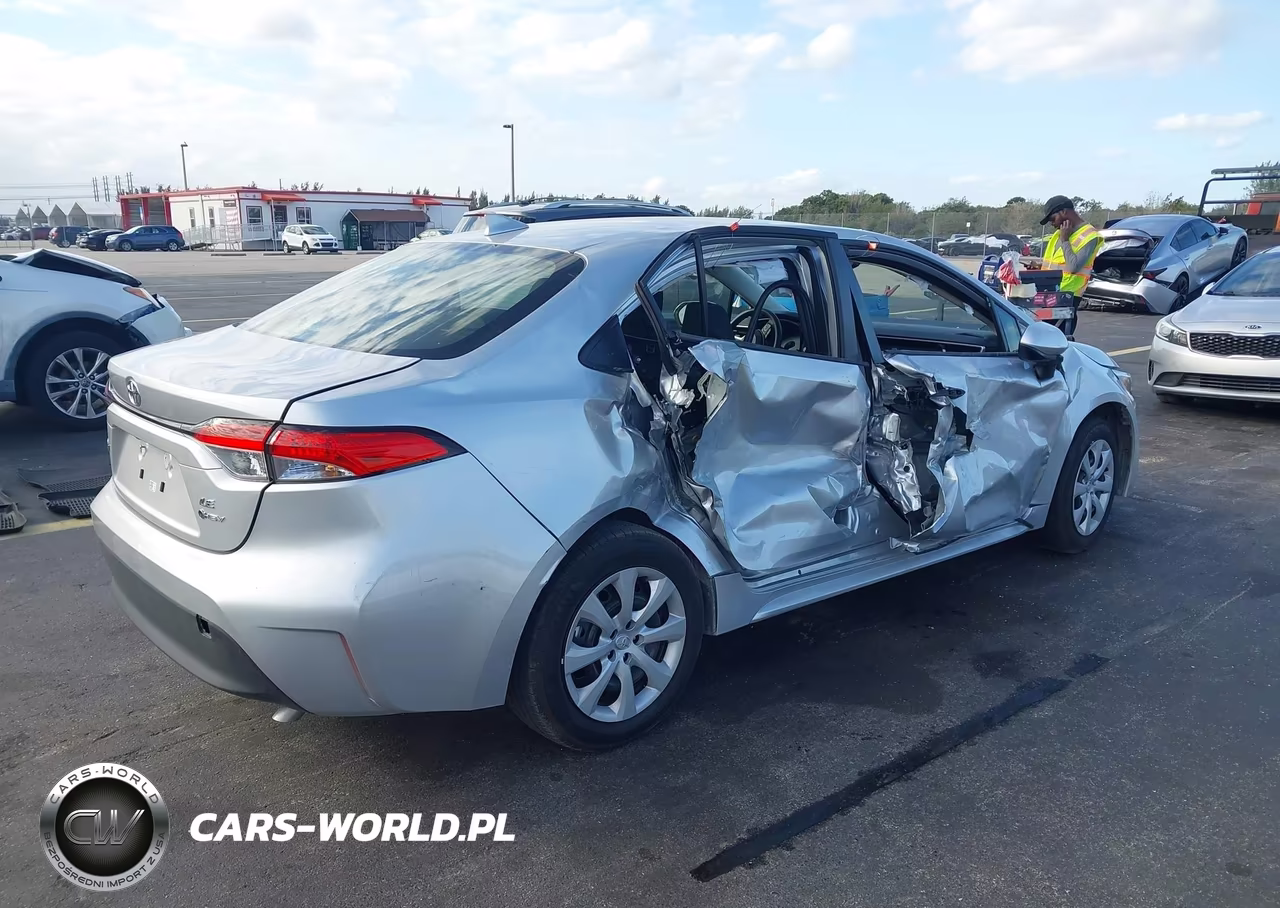 2026 Toyota Corolla Hybrid Hybrid Le VIN:JTDBCMFE1T3120502 - 4