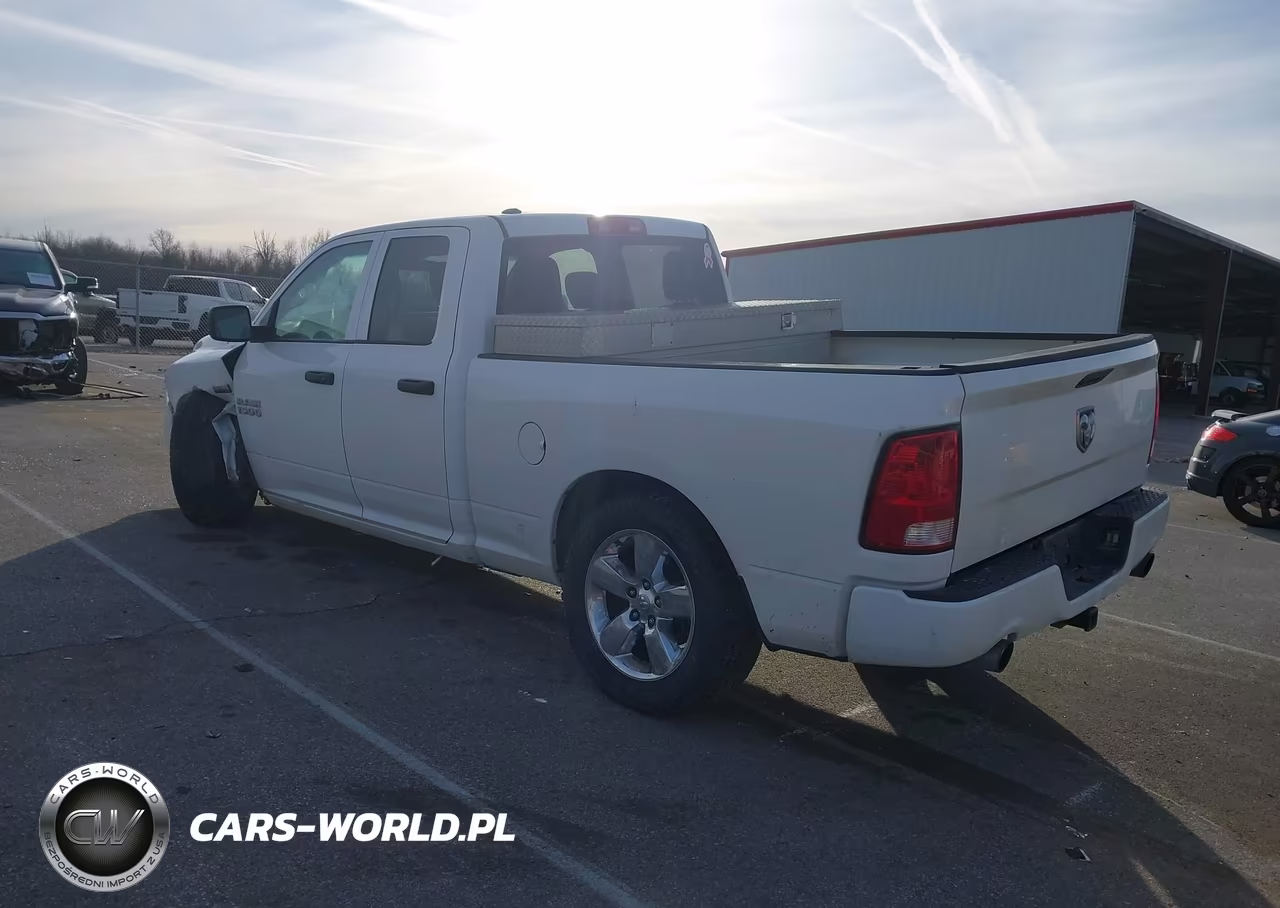2018 Ram 1500 Express 4X4 6'4 Box VIN:1C6RR7FT8JS309669 - 3