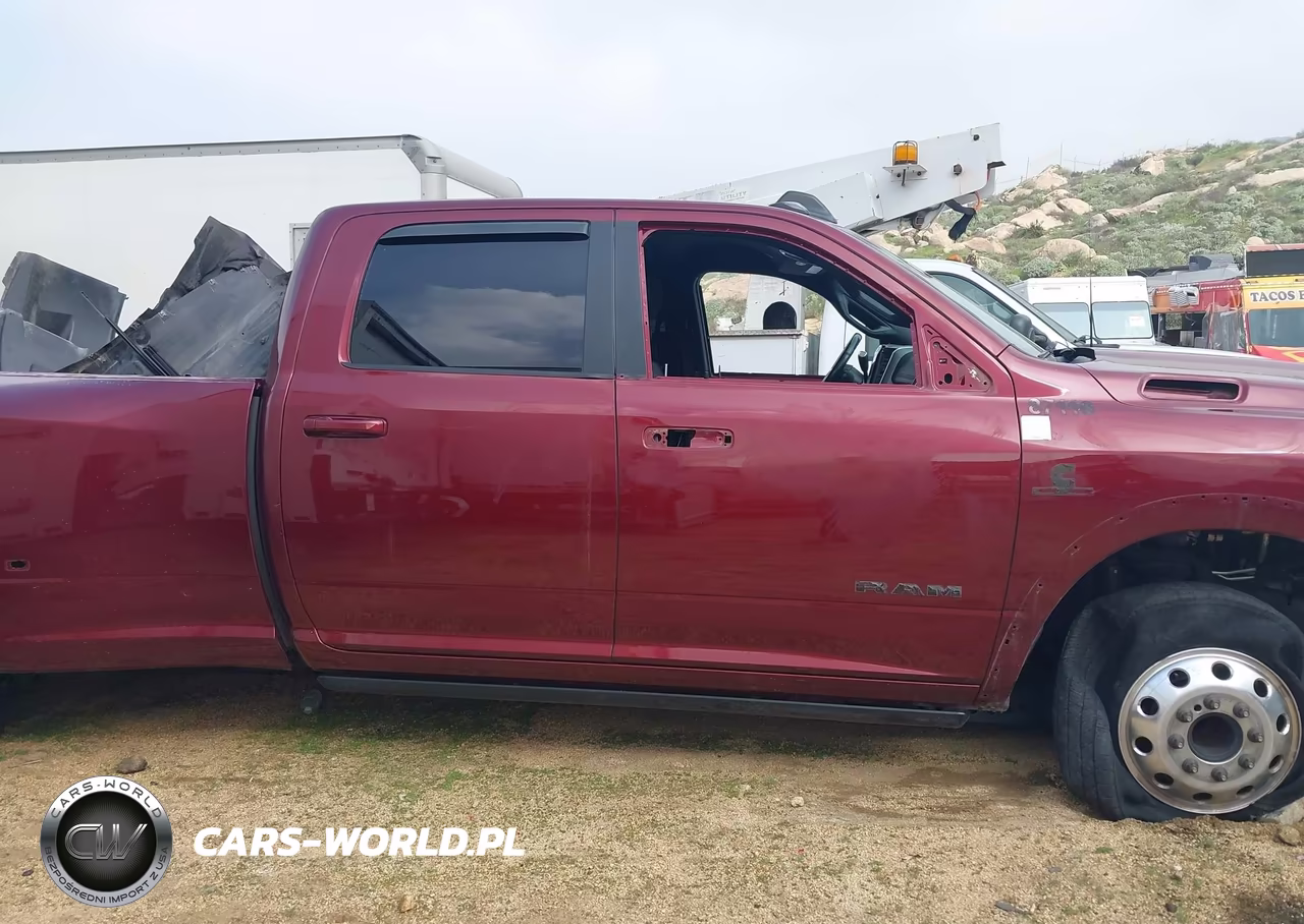 2022 Ram 3500 Laramie 4X2 8' Box VIN:3C63RPJL1NG160306 - 17