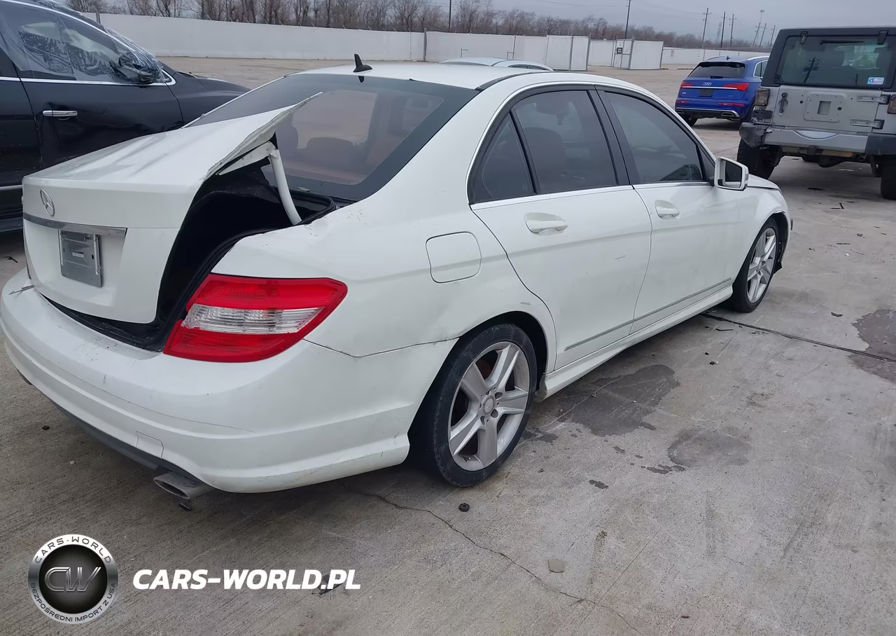 2011 Mercedes-Benz C 300 Sport VIN:WDDGF5EB0BR160761 - 4