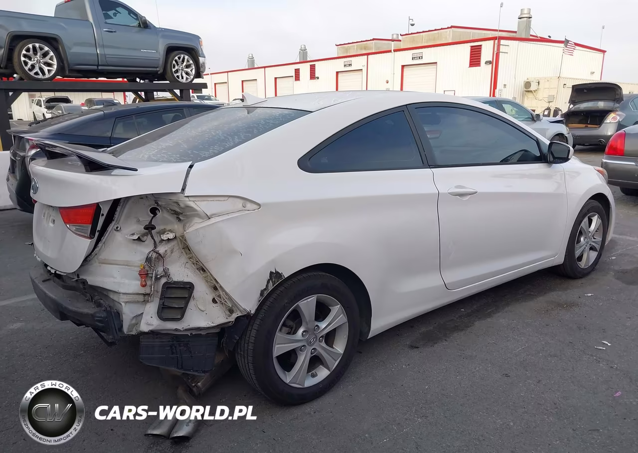 2013 Hyundai Elantra Gs VIN:KMHDH6AE9DU004551 - 4