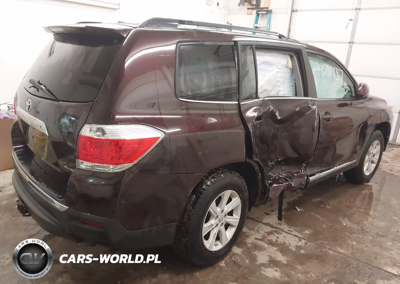 2013 Toyota Highlander Se V6 VIN:5TDBK3EH2DS211822 - 4