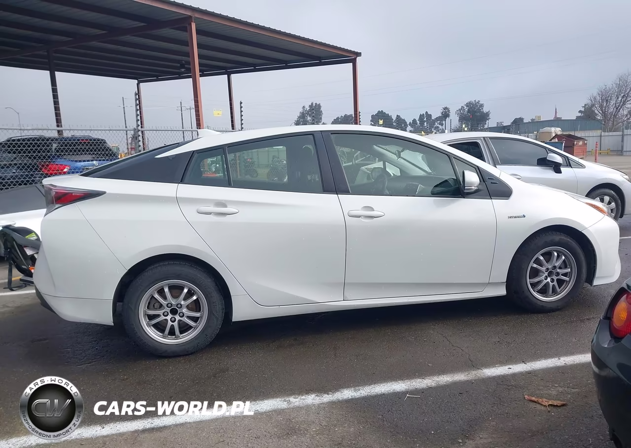 2017 Toyota Prius Two VIN:JTDKBRFU1H3038543 - 14