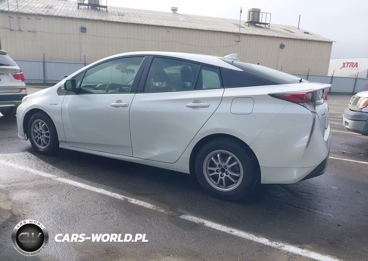2017 Toyota Prius Two VIN:JTDKBRFU1H3038543 - 3