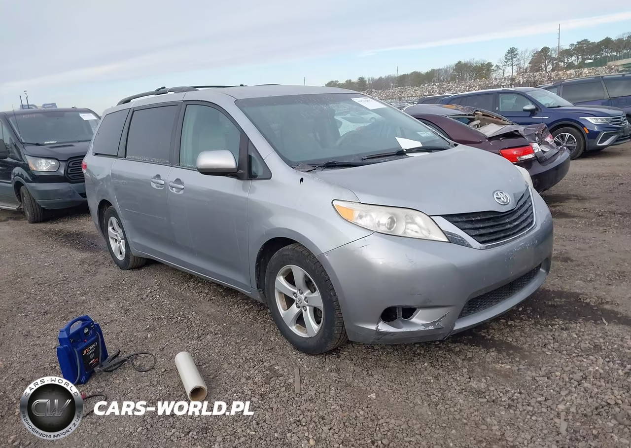 2011 Toyota Sienna Le V6 – zdjęcie 1 z 18