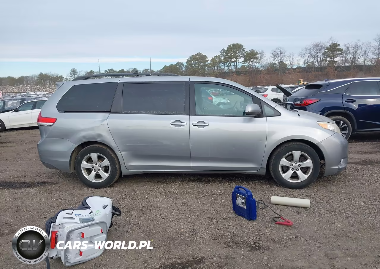 2011 Toyota Sienna Le V6 VIN:5TDKK3DC2BS143203 - 13
