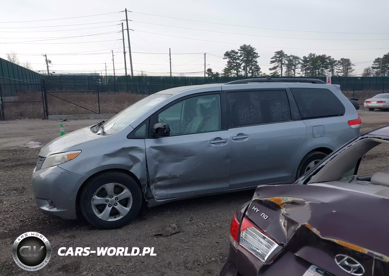 2011 Toyota Sienna Le V6 VIN:5TDKK3DC2BS143203 - 14