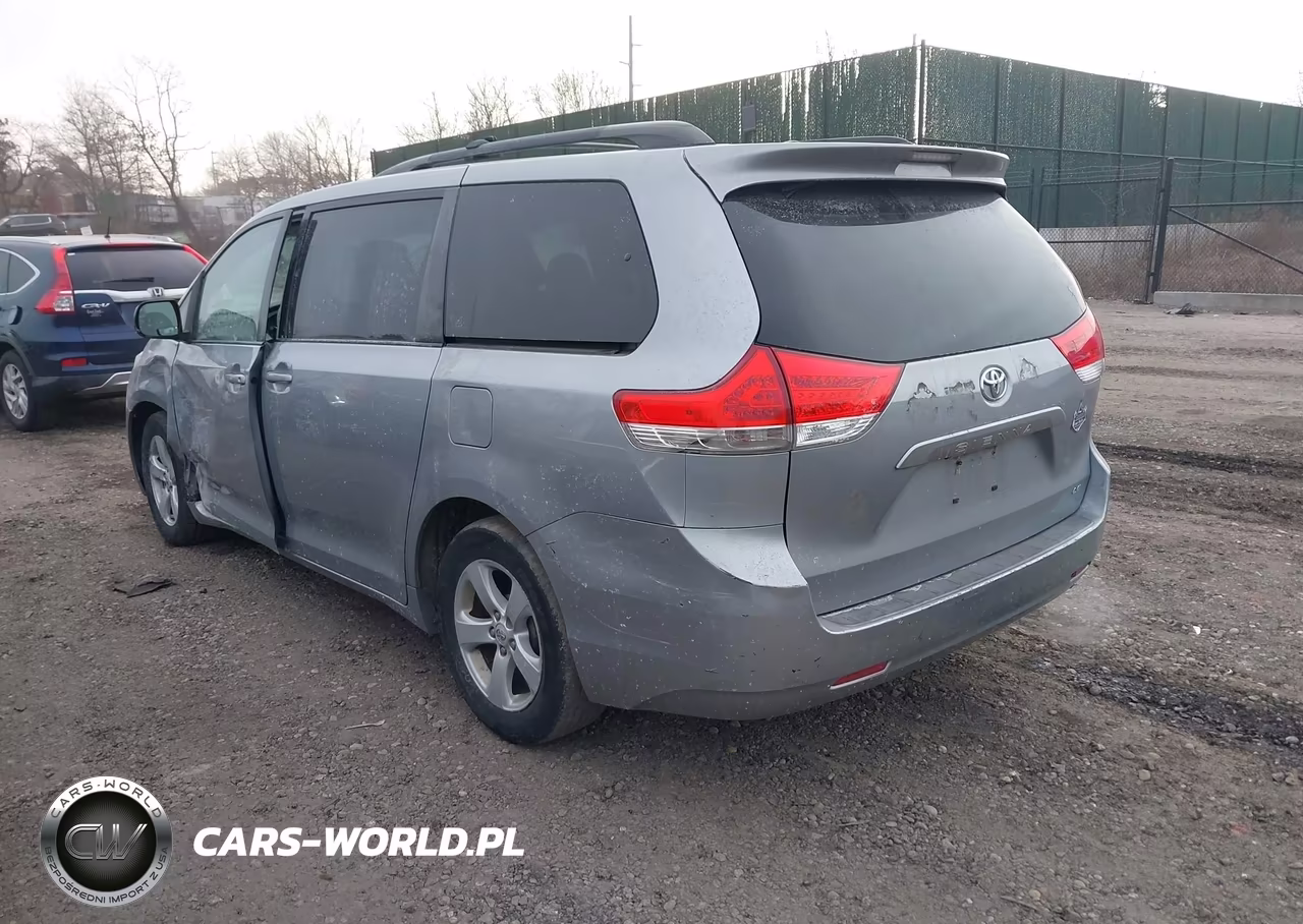 2011 Toyota Sienna Le V6 VIN:5TDKK3DC2BS143203 - 3