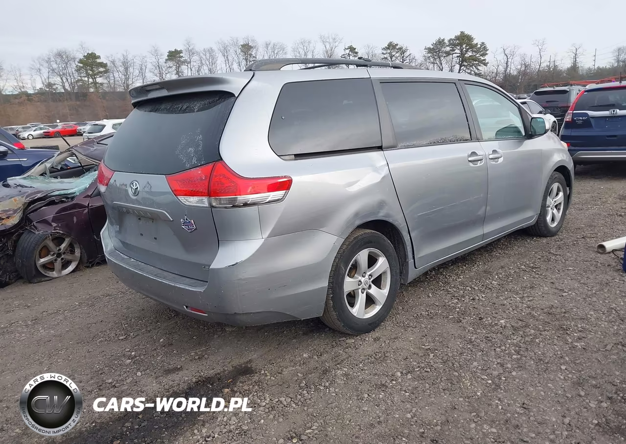2011 Toyota Sienna Le V6 VIN:5TDKK3DC2BS143203 - 4