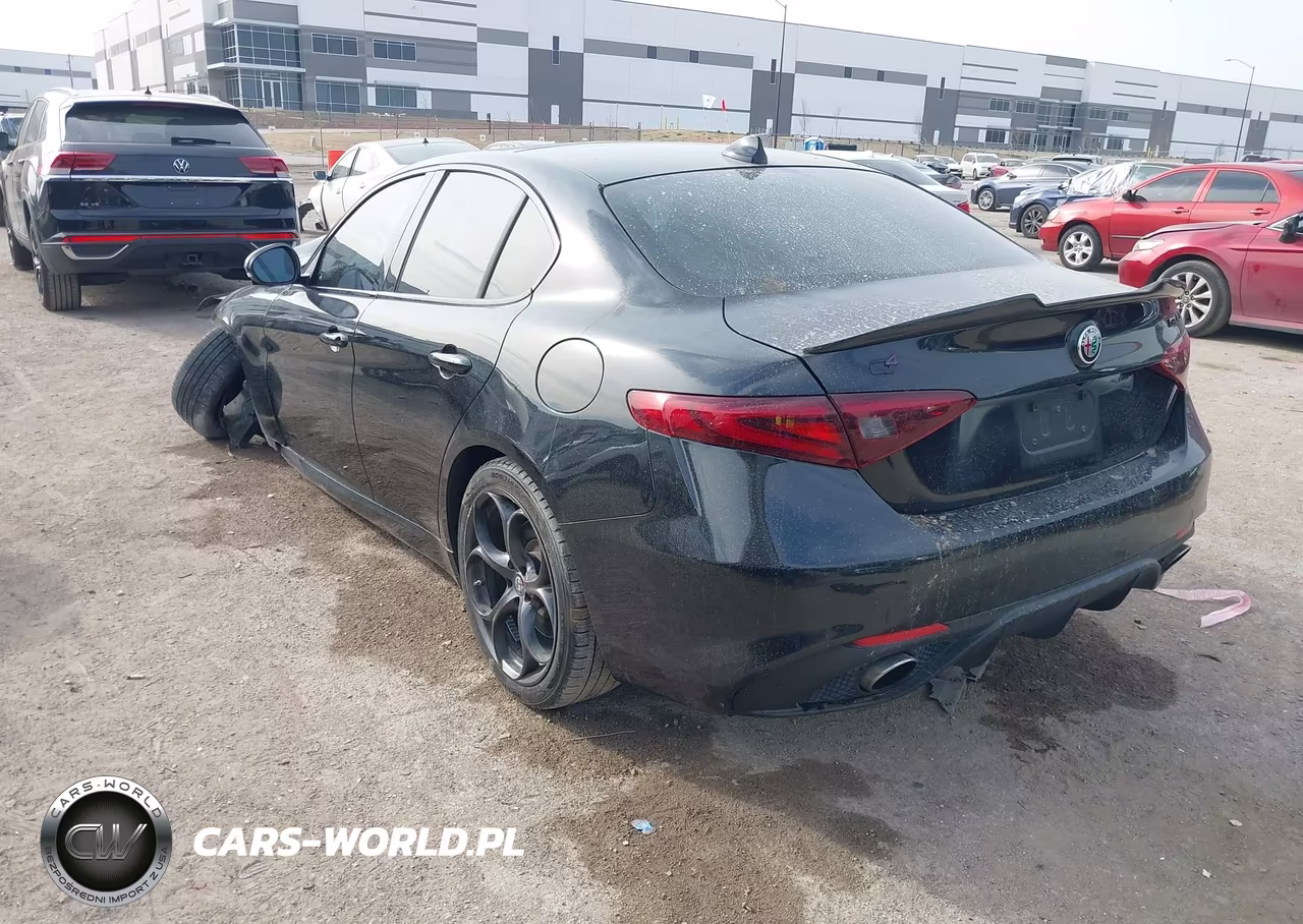 2018 Alfa Romeo Giulia Ti Sport Awd VIN:ZARFAEEN0J7566599 - 3
