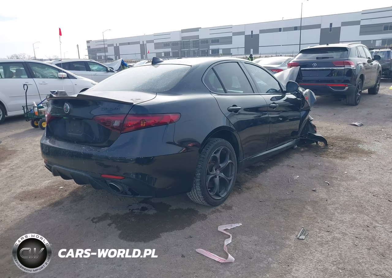 2018 Alfa Romeo Giulia Ti Sport Awd VIN:ZARFAEEN0J7566599 - 4