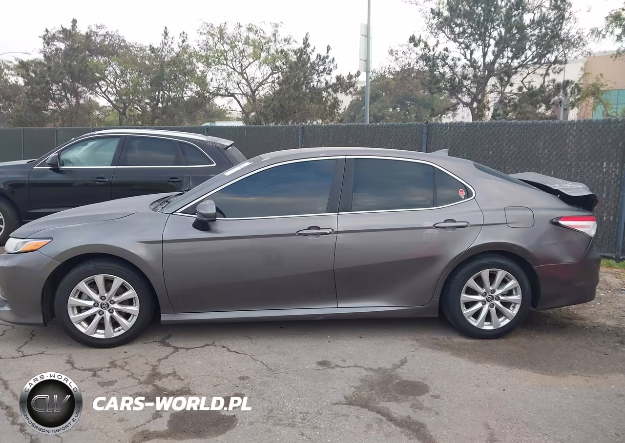 2019 Toyota Camry Le VIN:4T1B11HK4KU791285 - 14